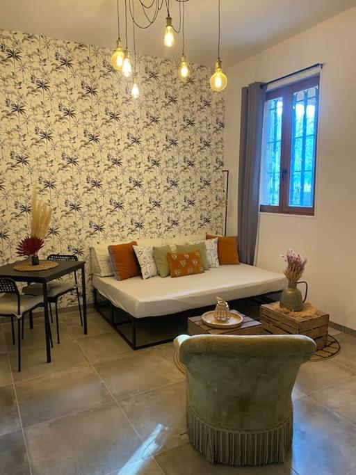 Superbe Studio De Charme Apartment Tourrette-Levens Luaran gambar